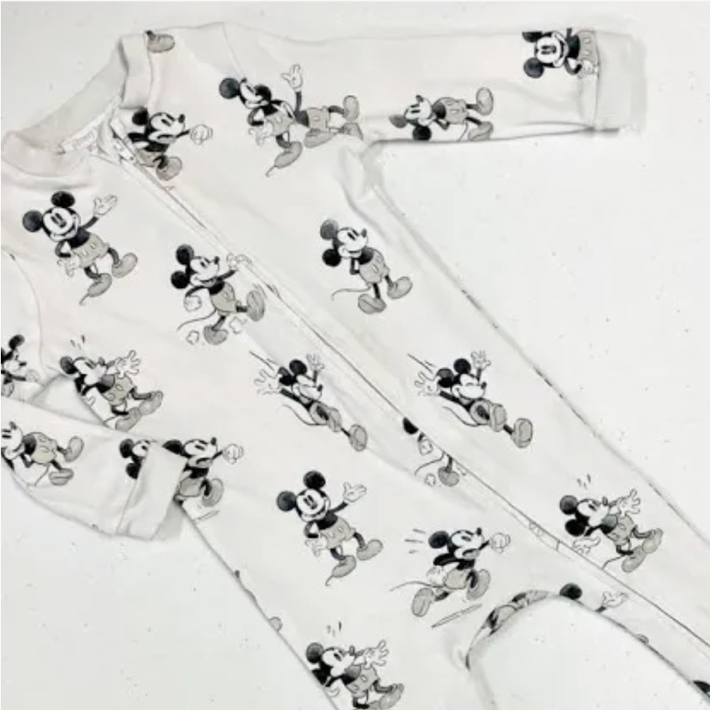 NWT Pottery barn kids Mickey pajamas size 3-6 m